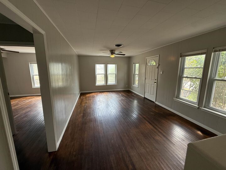 Property Photo: 607 N Main Street TX 78611