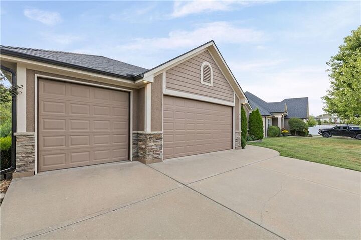 Property Photo: 2135 NE Sparta Drive MO 64029