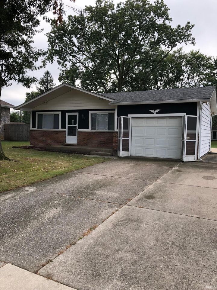 Property Photo:  2631 Schumacher Drive  IN 46545-3339 