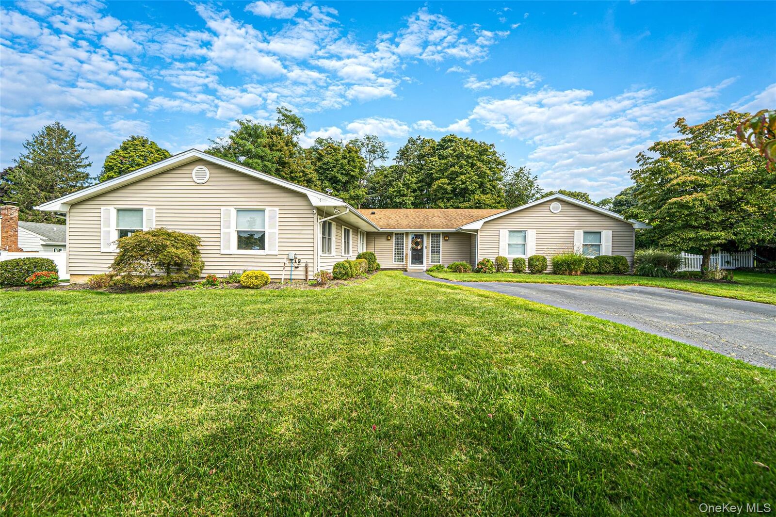 Property Photo: 3 Stacy Court NY 11777