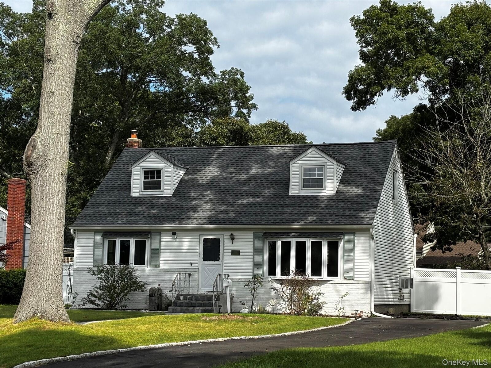 Property Photo: 105 Rutledge Road NY 11703