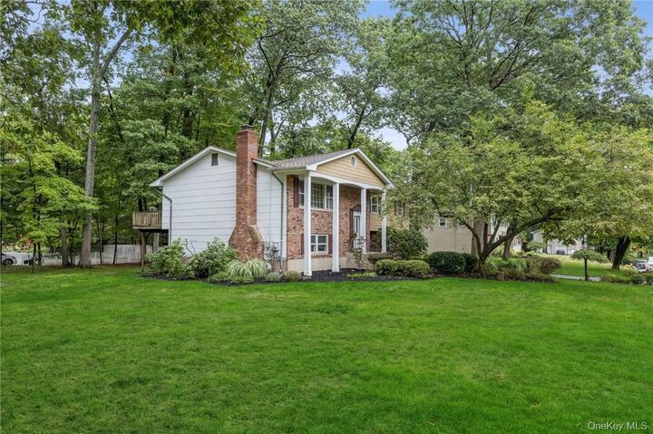 Property Photo:  6 Punta Road  NY 10956 