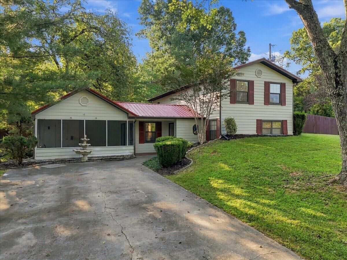 Property Photo: 5317 Dearing Road TN 37813