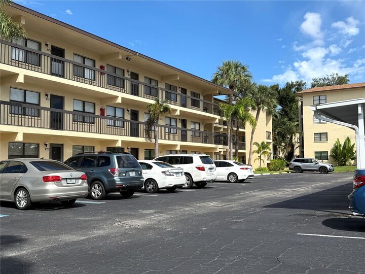 Property Photo:  305 30th Avenue W A312  FL 34205 