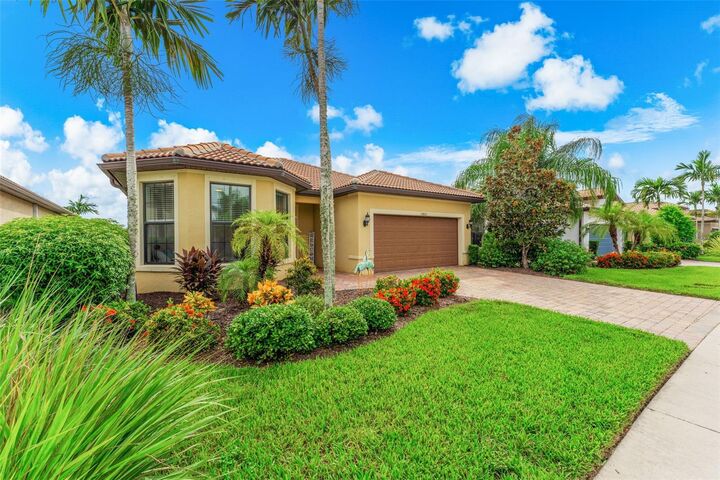 Property Photo: 13825 Karina Street FL 34293