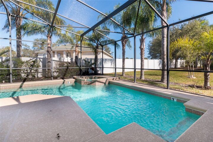 Property Photo: 319 Cherokee Avenue FL 33844