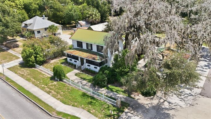 Property Photo:  605 S Main Avenue  FL 34715 