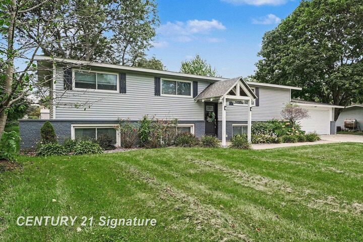 Property Photo:  481 N 5 Mile Road Road  MI 48640 