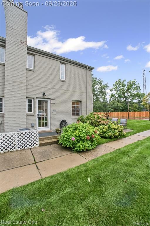 Property Photo:  1716 Graefield Road 47  MI 48009 5846 