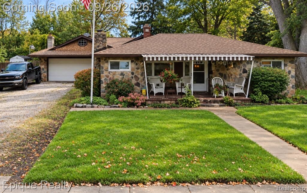 Property Photo: 202 North Street MI 48003 1056