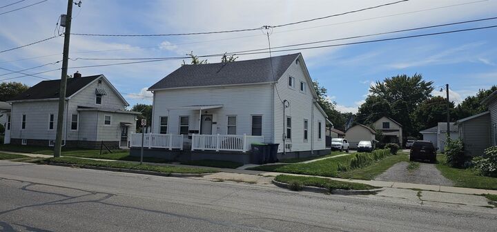 Property Photo:  3226 N Water St Street  MI 48708 