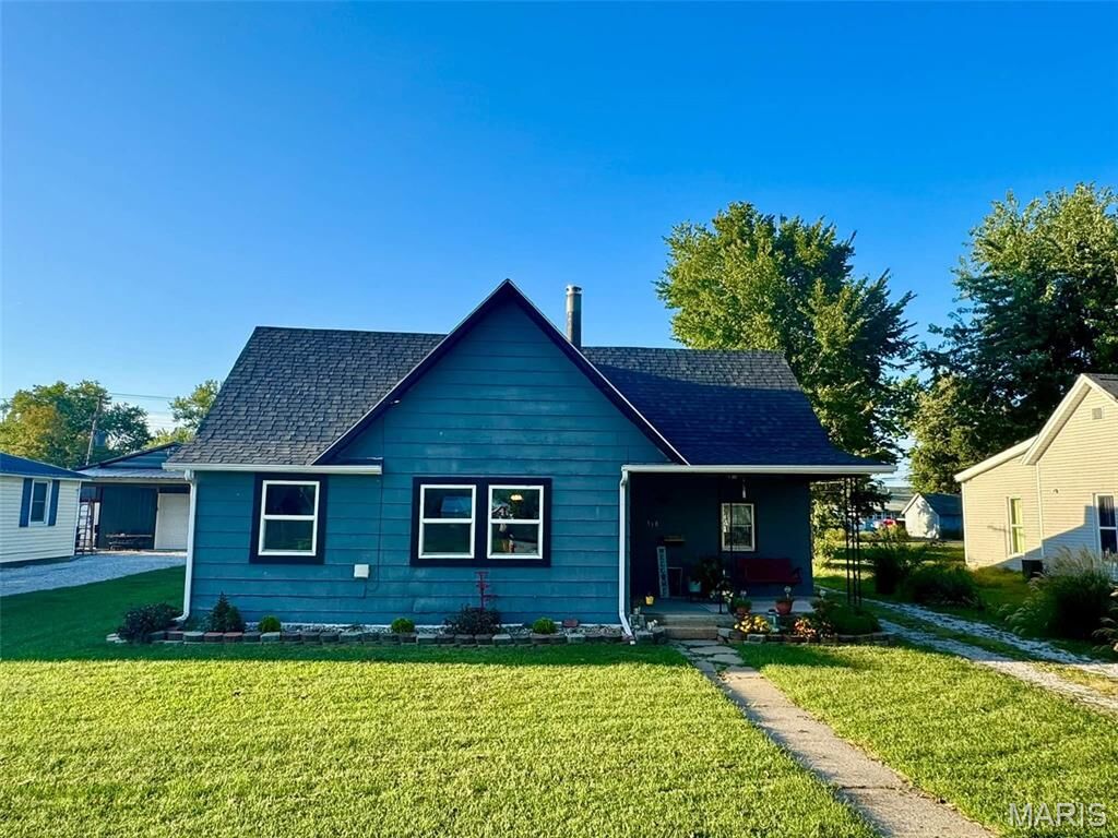 Property Photo:  318 1st Street  MO 63456 