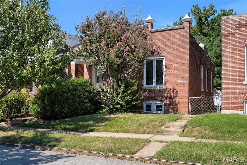 Property Photo:  4961 Schollmeyer Avenue  MO 63109 