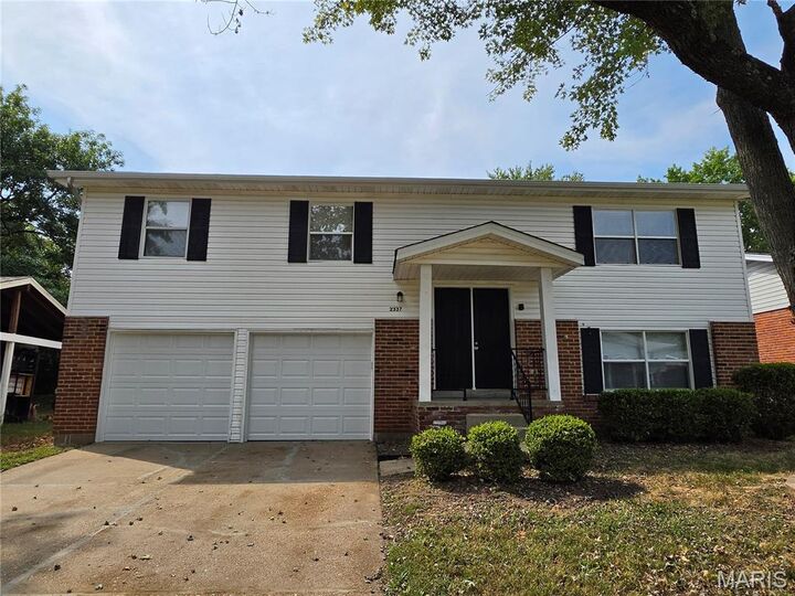 Property Photo: 2337 Millvalley Drive MO 63031