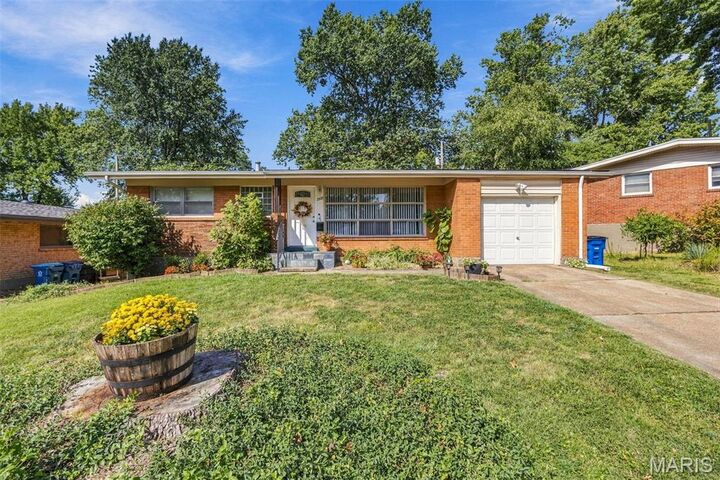 Property Photo:  2327 Kenosho Avenue  MO 63114 