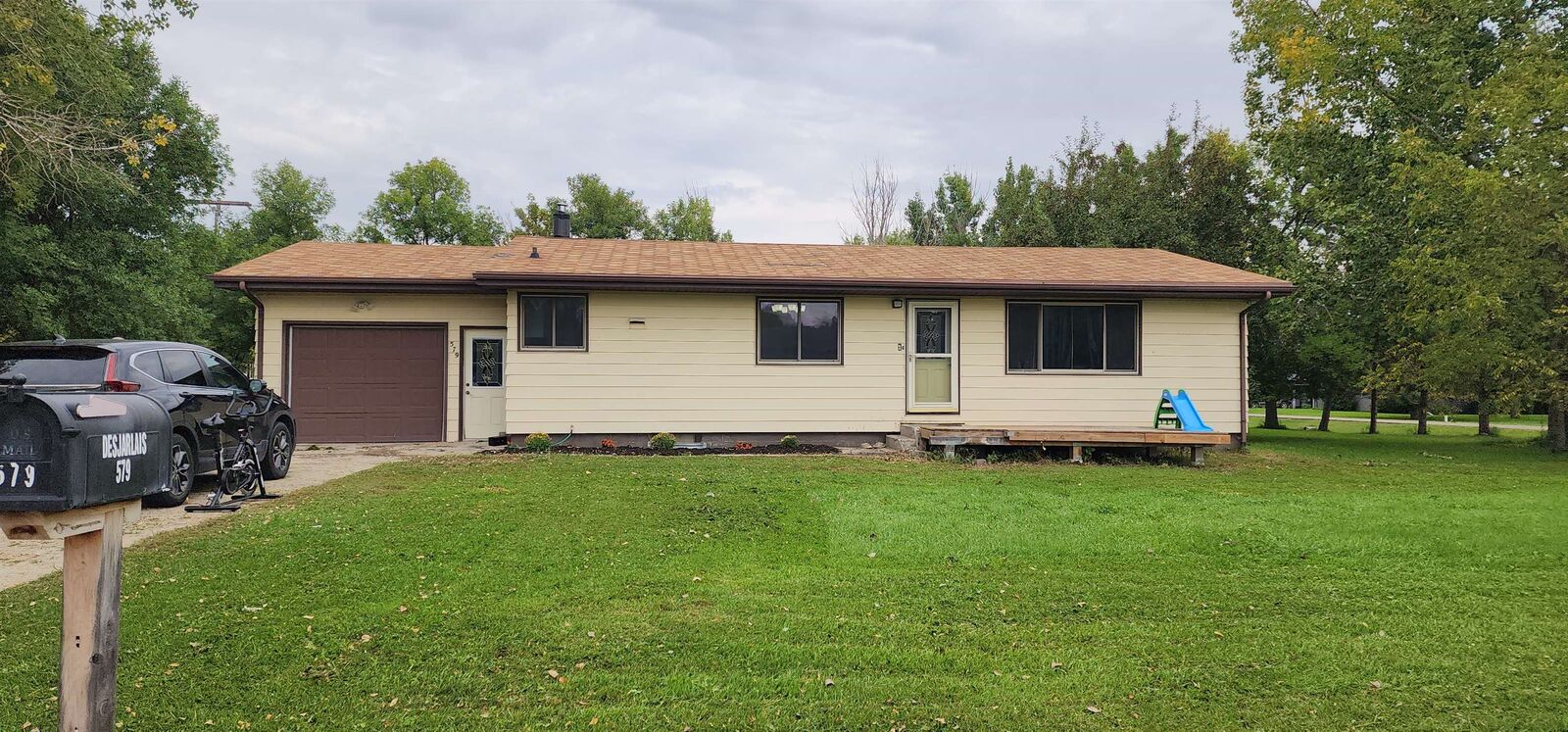 Property Photo:  579 Huss St  ND 58750 