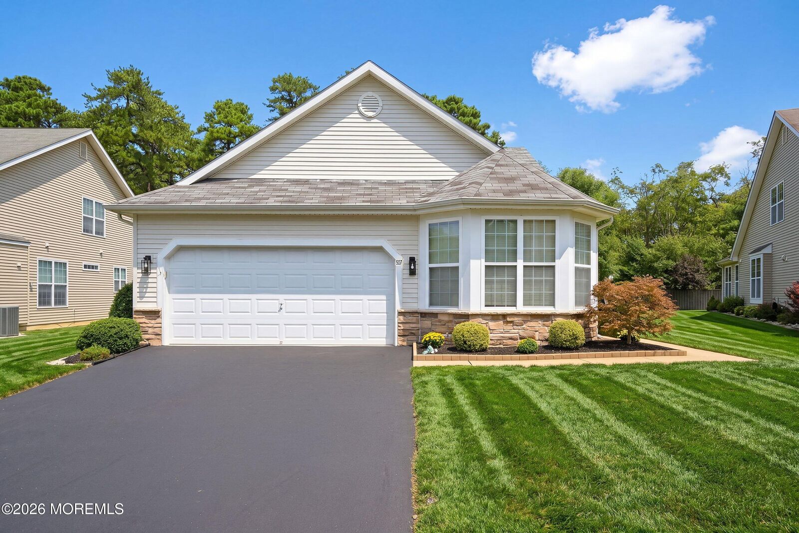Property Photo:  607 Timberline Lane  NJ 08759 