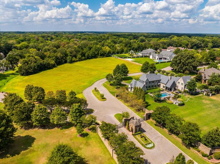 Property Photo: Dubray Manor Dr TN 38017
