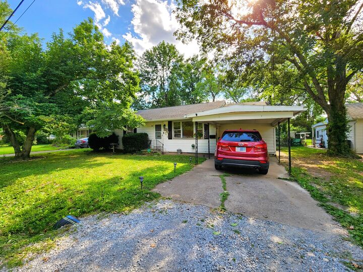 Property Photo:  404 N Smith Street  IL 62901 