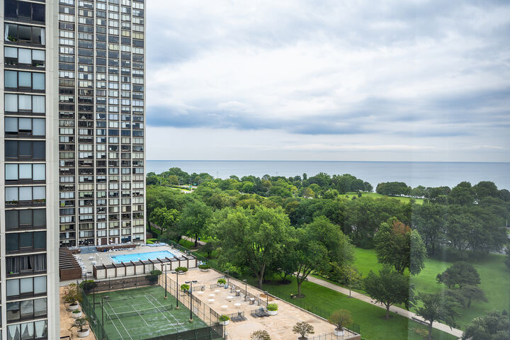 Property Photo:  5415 N Sheridan Road 1409  IL 60640 