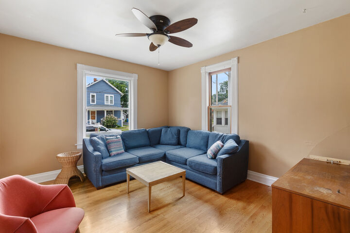 Property Photo: 446 W Park Avenue IL 60506
