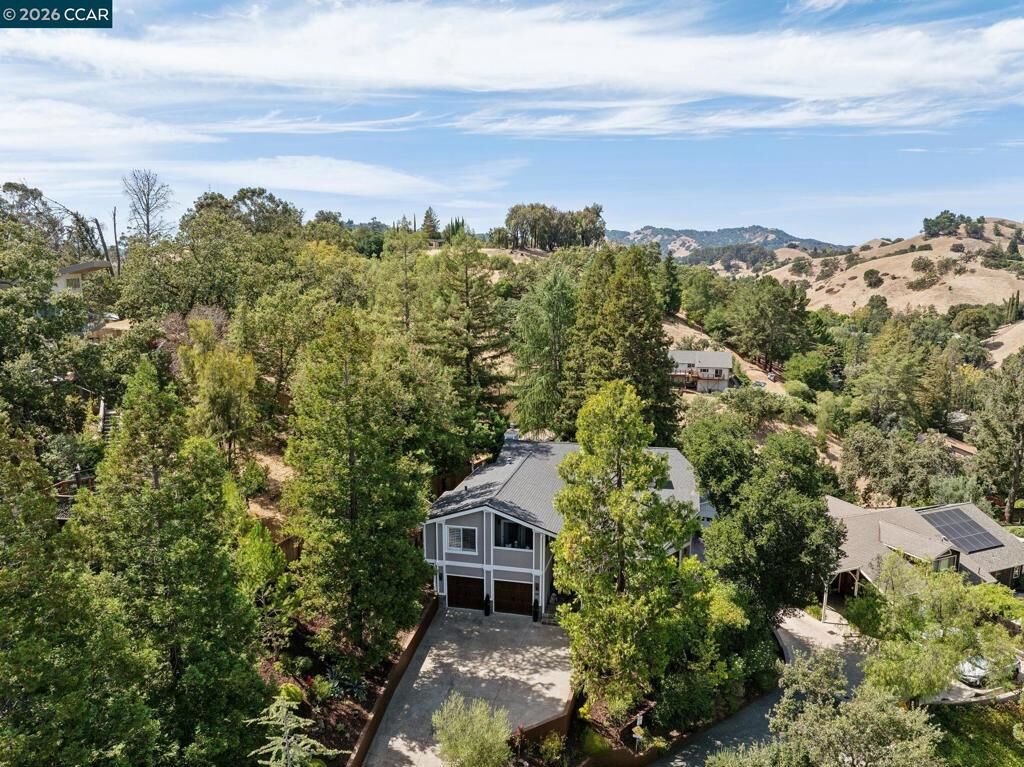 Property Photo:  136 Hillcroft Way  CA 94597 