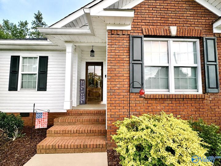 Property Photo:  109 Victoria Lane  AL 35906 