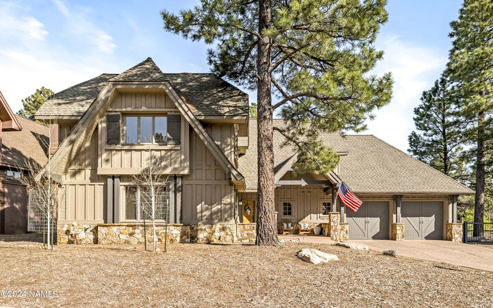 Property Photo: 1707 E Trade Winds Court AZ 86005