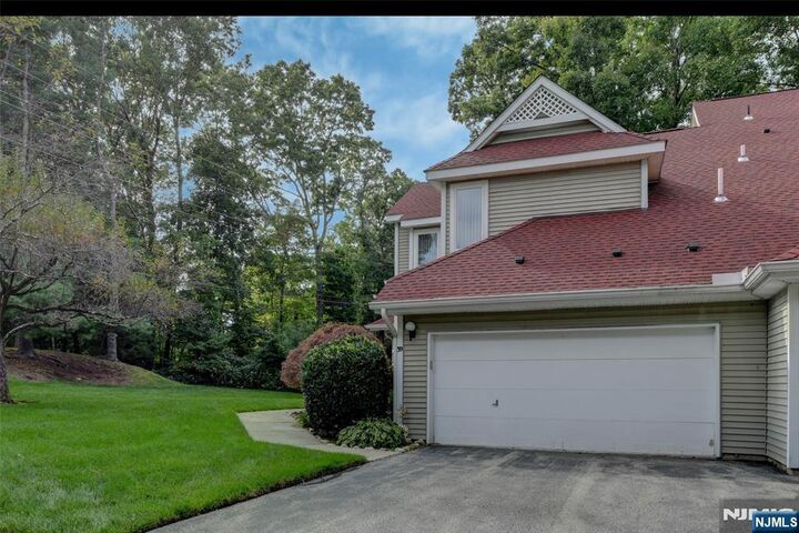Property Photo:  39 Ridgeview Terrace  NJ 07438 