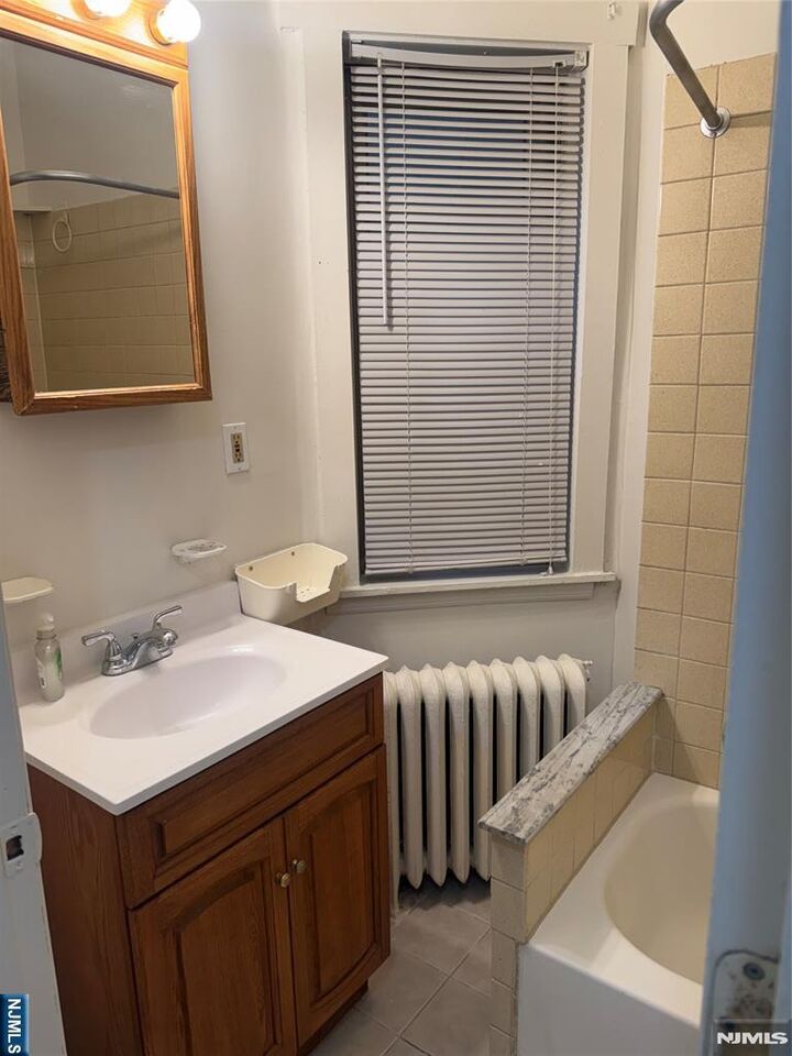 Property Photo:  100 S Washington Avenue 1  NJ 07621 