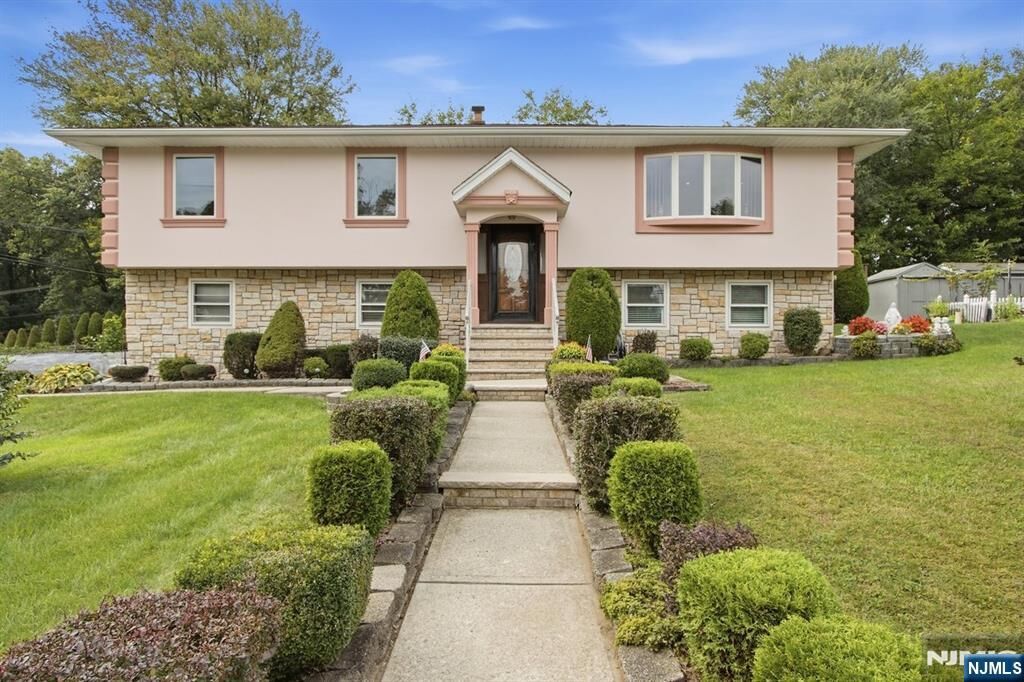 Property Photo:  14 Leonard Road  NJ 07405 