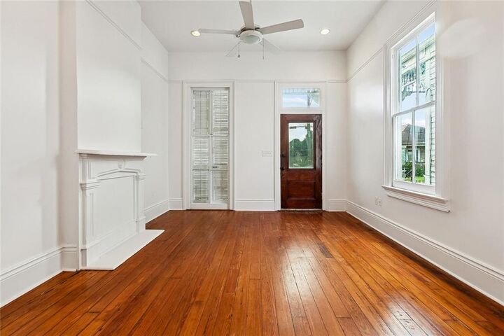 Property Photo: 2423 Columbus Street LA 70119