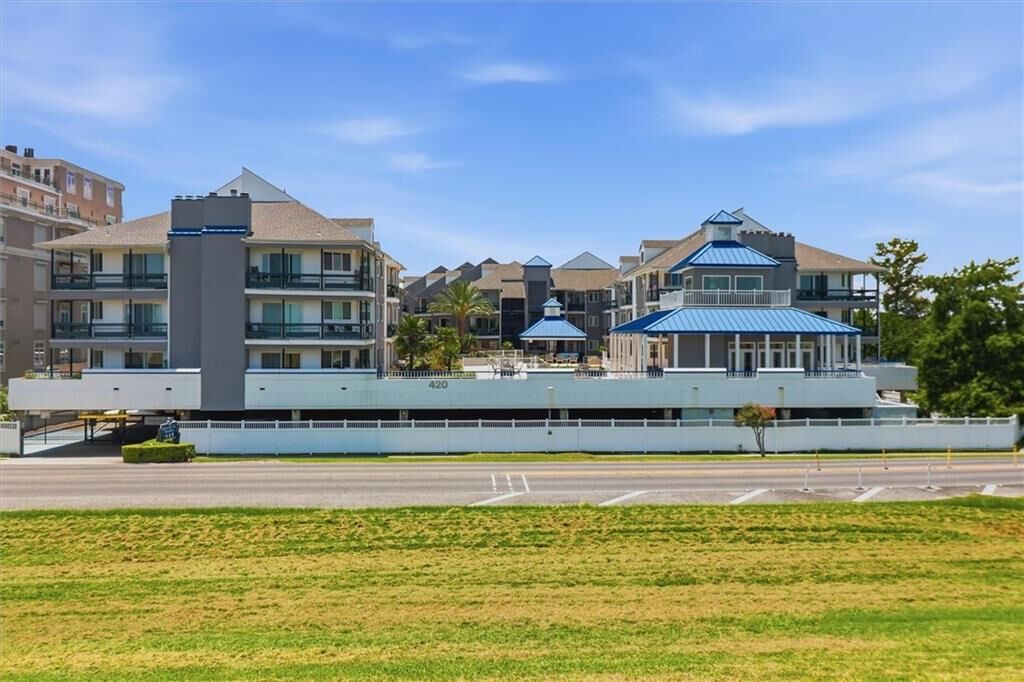 Property Photo:  420 Metairie Hammond Highway 231  LA 70005 