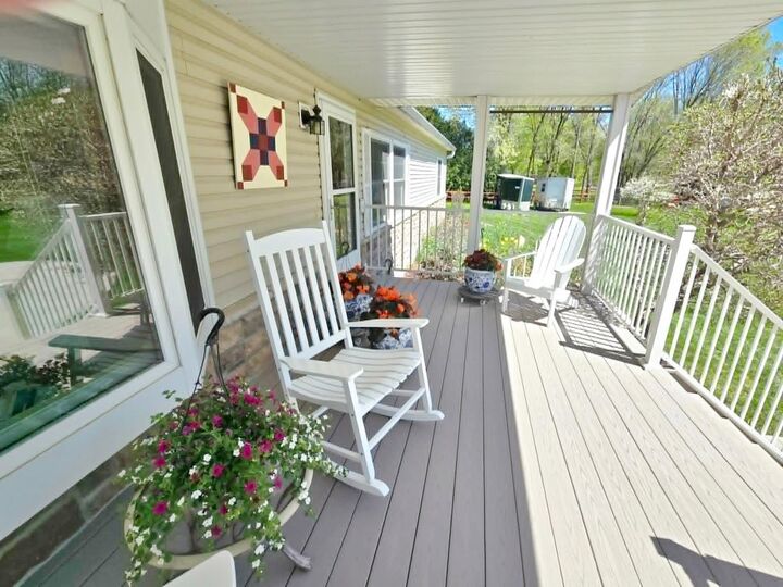 Property Photo: 324 W 7th Street MN 55355