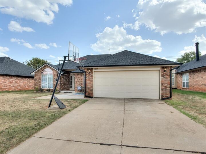Property Photo:  11712 SW 7th Street  OK 73099 
