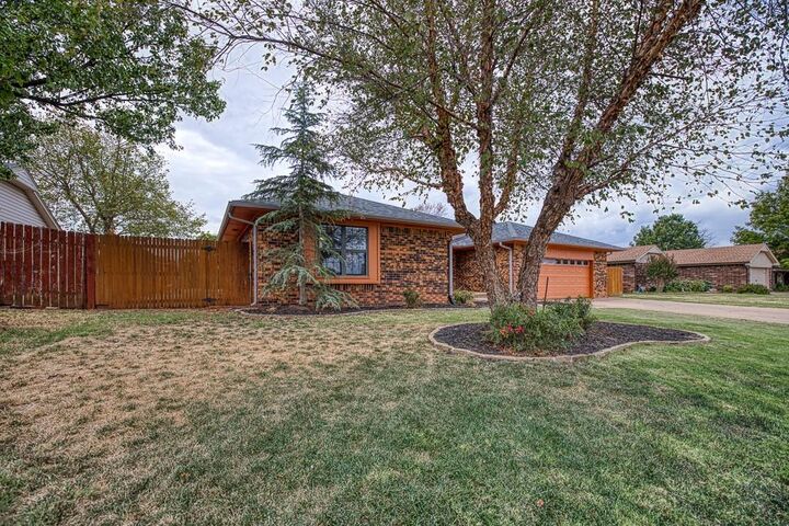 Property Photo: 605 Hoehner Avenue OK 73762