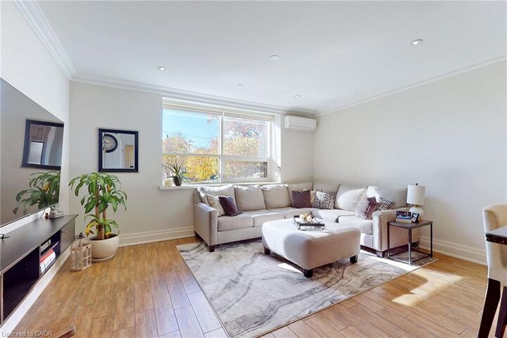 Property Photo:  397 King Street W 108  ON L9H 1W9 