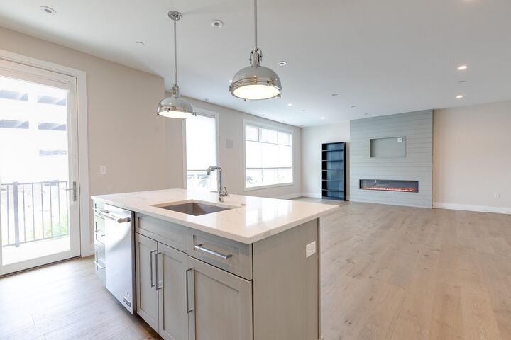 Property Photo:  7 Baker Ct 2  MA 02125 