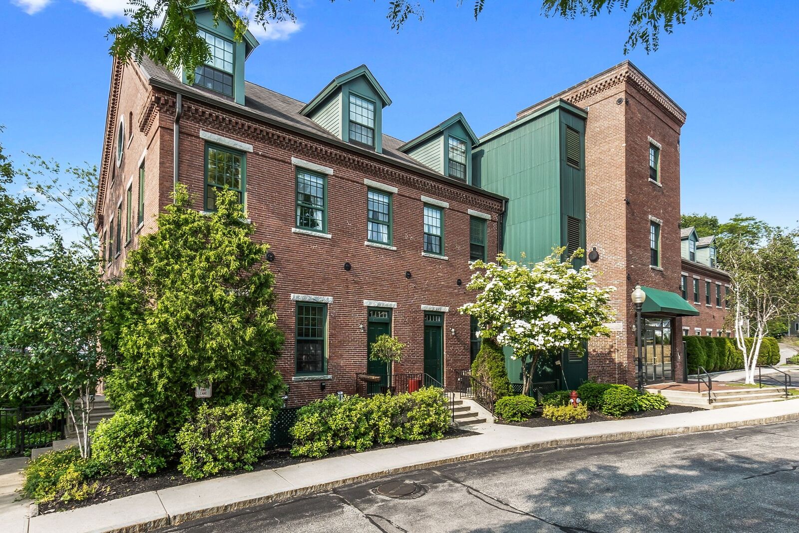 Property Photo:  25 Pond St 106  MA 01913 