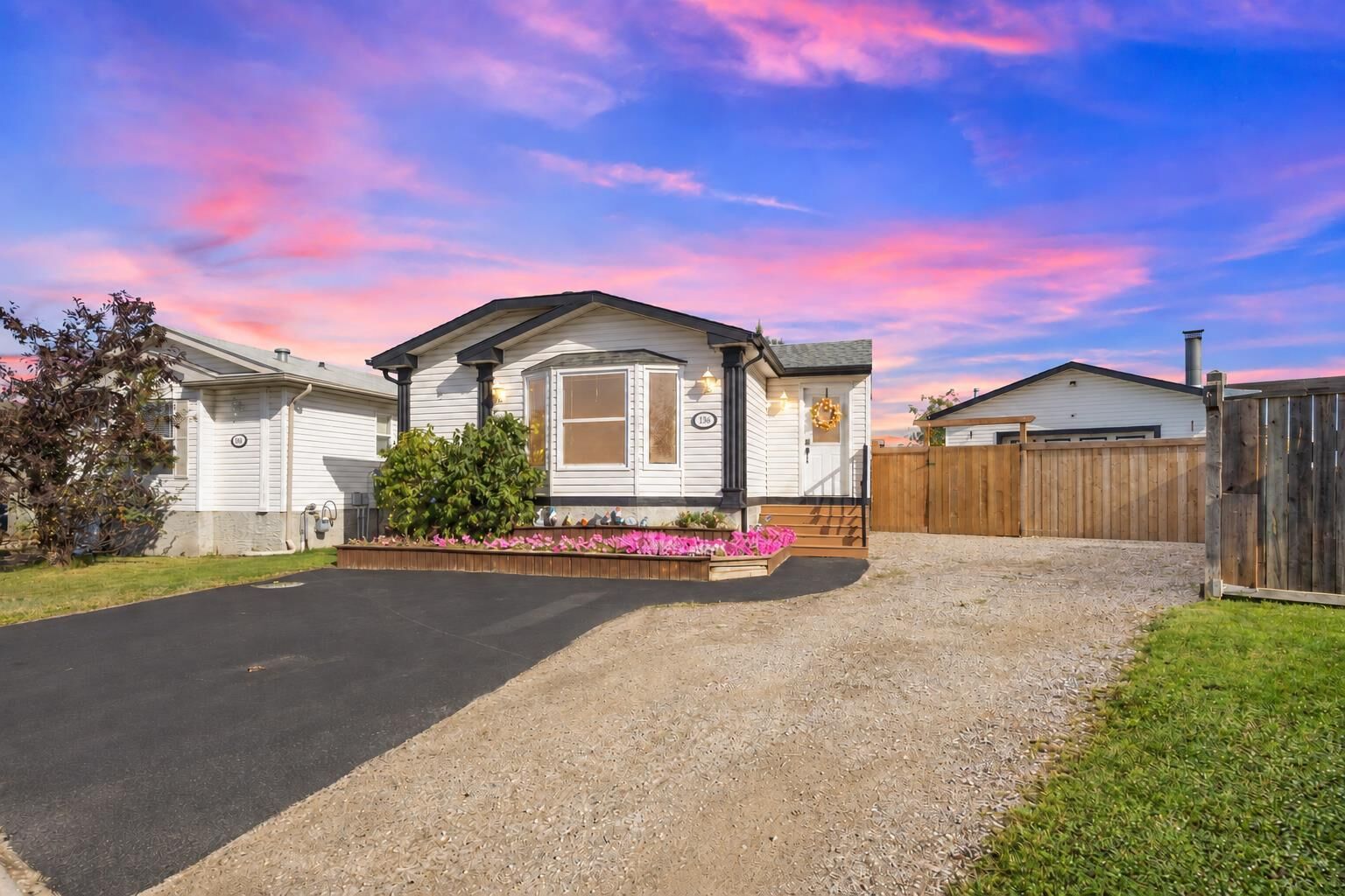 Property Photo:  136 Sumac Crescent  AB T9H 0H8 