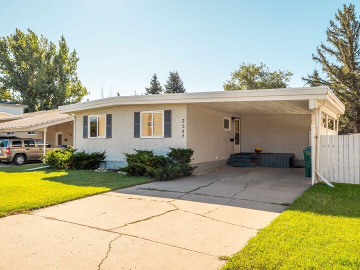 Property Photo:  3302 20th Avenue S  AB T1K 3M7 