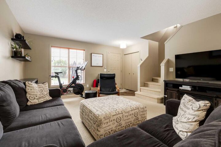 Photo de la propriété:  778 Tuscany Drive NW  AB T3L 3C4 