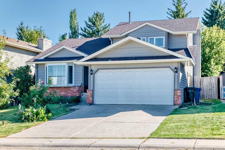 Property Photo:  63 Millpark Road SW  AB T2Y 2N6 