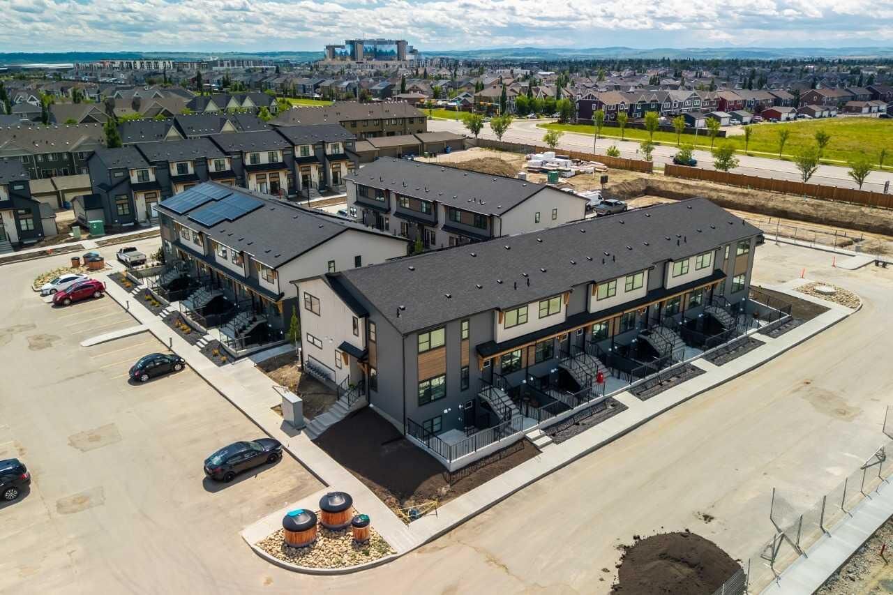 Property Photo:  135 Mahogany Parade SE 1112  AB T3M 4K2 