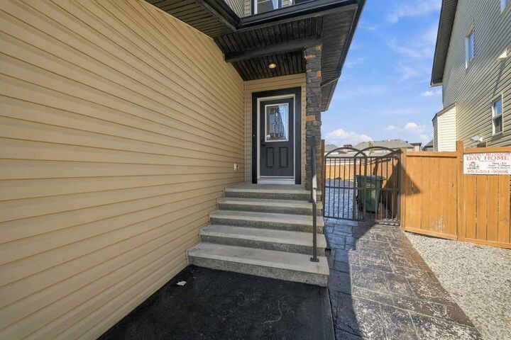 Property Photo:  44 Skyview Point Terrace NE  AB T3N 0G7 