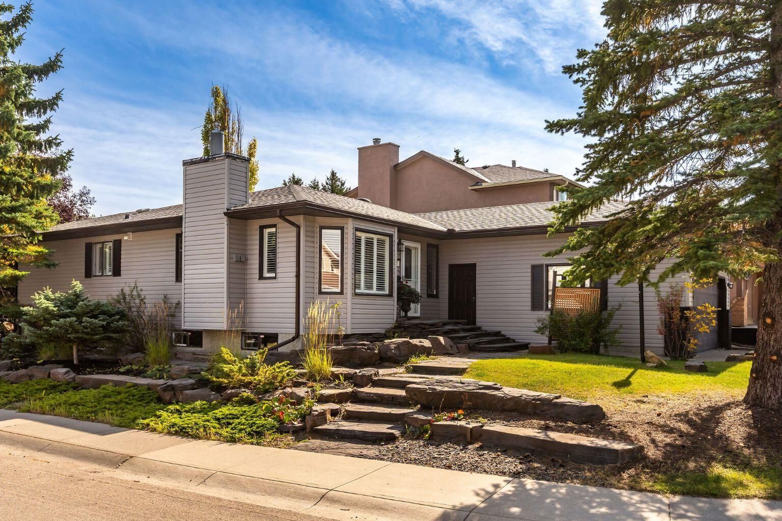 Photo de la propriété: 505 Edgebank Place NW AB T3A 4V6