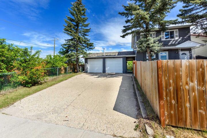 Property Photo:  120 Whitefield Drive NE  AB T1Y 5X2 