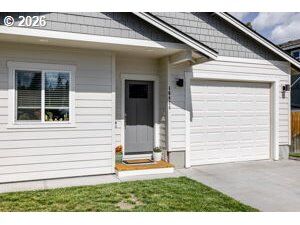 Property Photo:  16424 Bassett Dr  OR 97739 