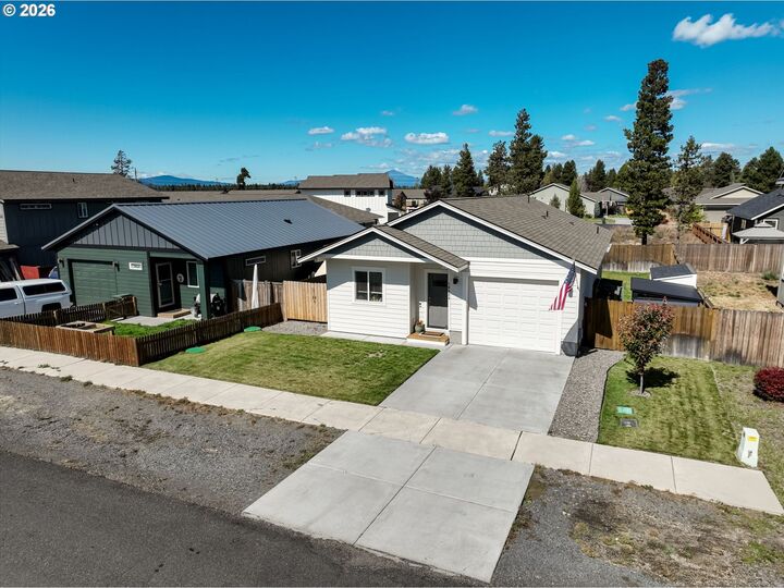 Property Photo: 16424 Bassett Dr OR 97739