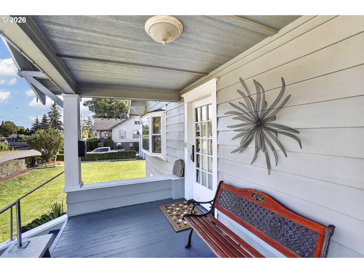 Property Photo: 335 N 6th St OR 97051